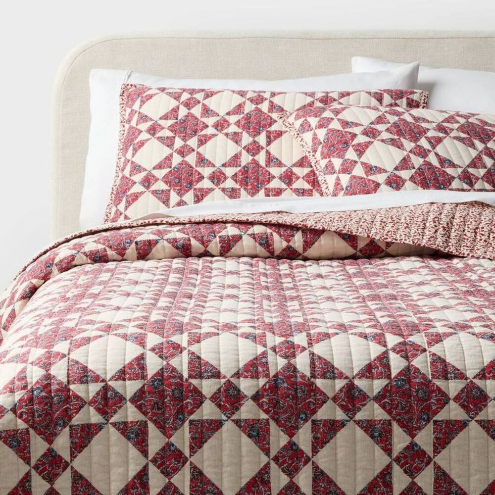 Full/Queen Patchwork Quilt Set Red - Threshold